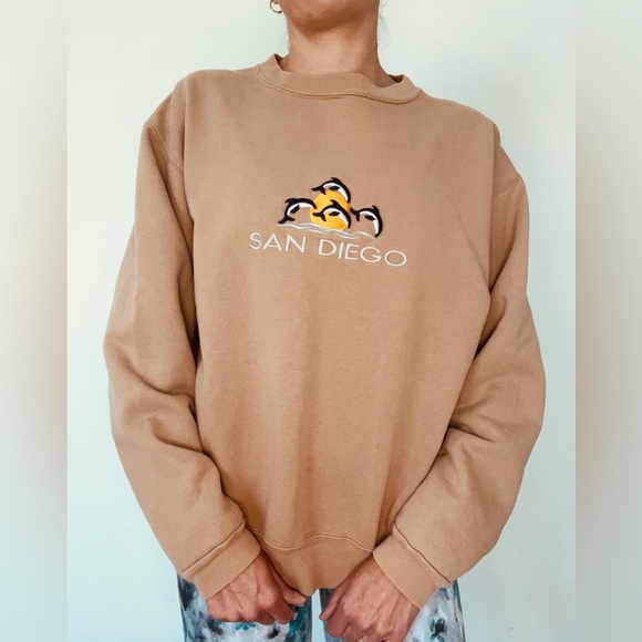Vintage San Diego Dolphin Brown Sweatshirt Oversized size large - Picture 1 of 4